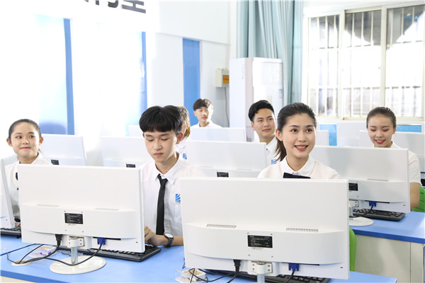 ���A��X�W(xu��)У