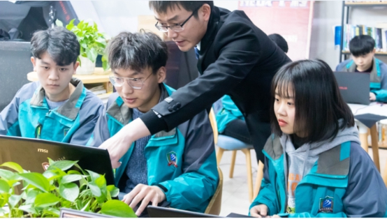 ʯ���f���A��X�WУ