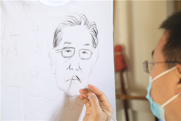 �����L��