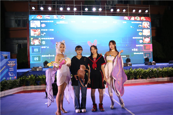 ʯ���f���A��X�W(xu��)У