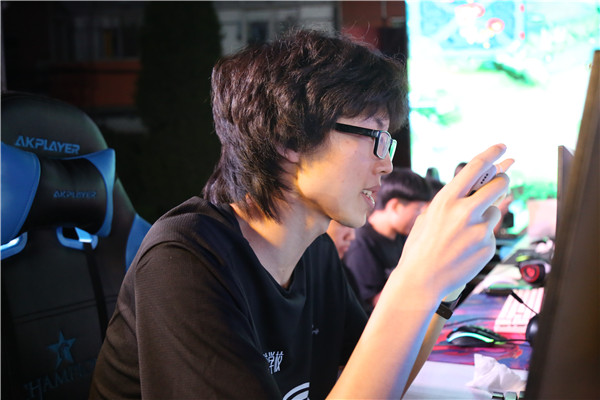 ʯ���f���A��X�W(xu��)У