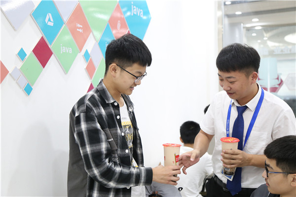 ʯ���f���A��X�WУ