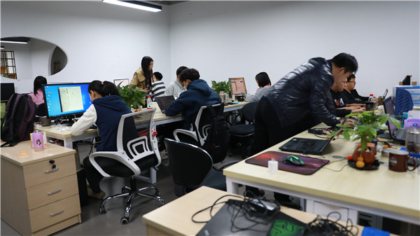 ʯ���f���A��X�W(xu��)У