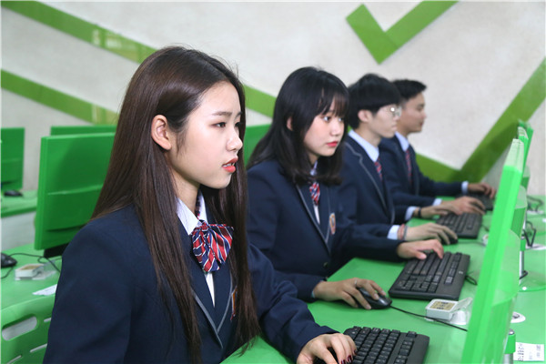 ʯ���f���A��X�WУ