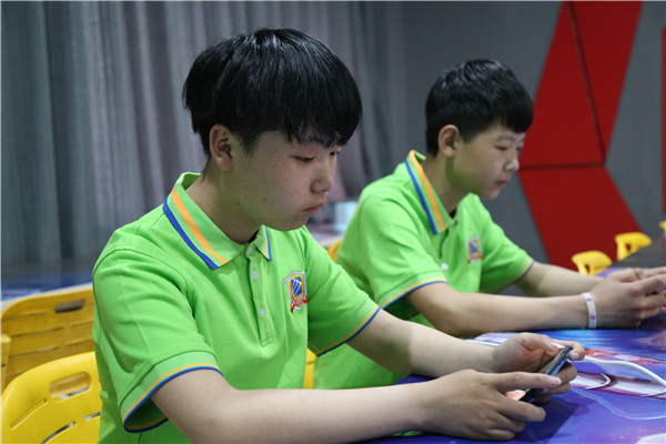 ʯ���f���A��X�W(xu��)У