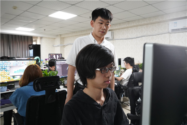 ʯ���f���A��X�WУ