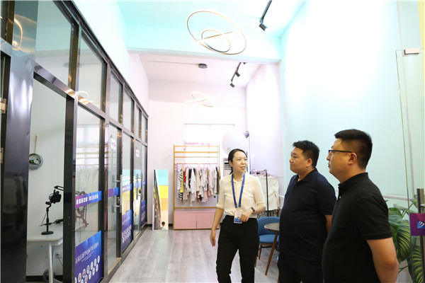 ʯ���f���A��X�W(xu��)У