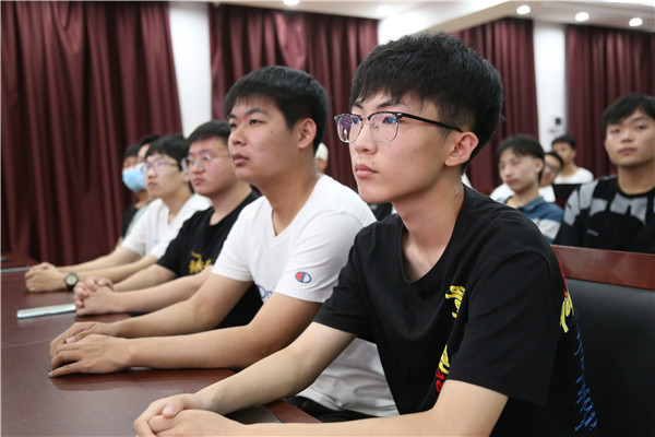 ʯ���f���A��X�W(xu��)У