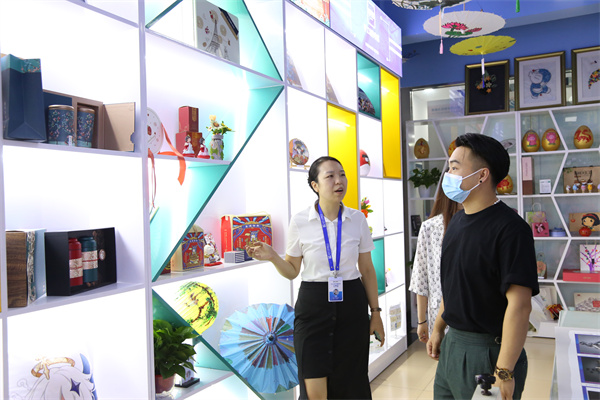 ʯ���f���A��X�WУ