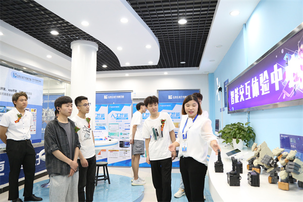 ʯ���f���A��X�W(xu��)У