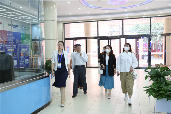 ʯ���f���A��X�W(xu��)У