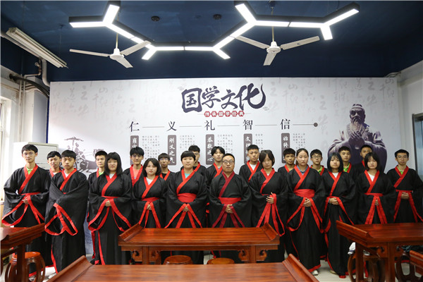 ʯ���f���A��X�W(xu��)У