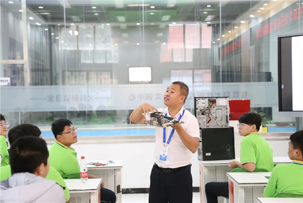 ʯ���f���A��X�W(xu��)У