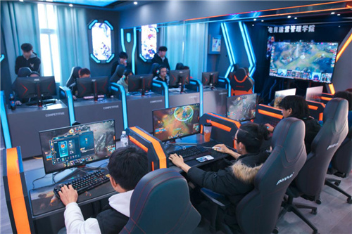 ʯ���f���A��X�WУ