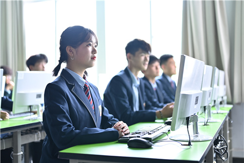 ʯ���f���A��X�WУ