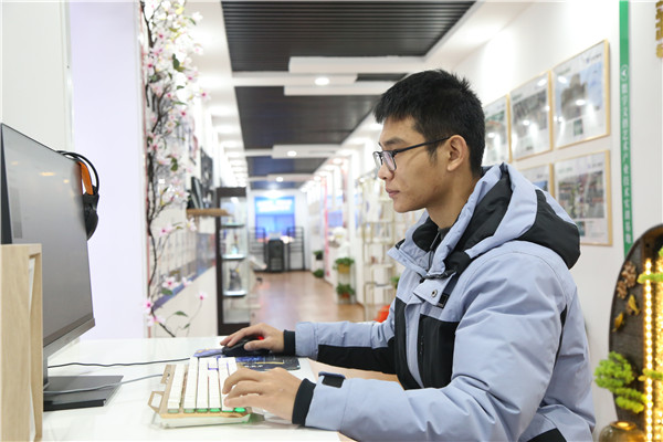 ʯ���f���A��X�W(xu��)У