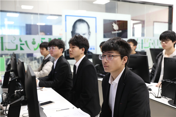 ʯ���f���A��X�WУ