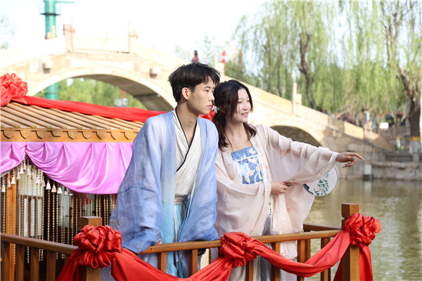 ʯ���f���A��X�WУ