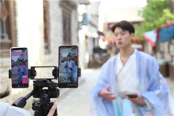 ʯ���f���A��X�WУ