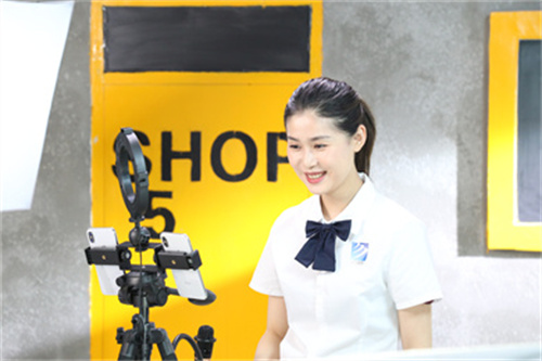 ʯ���f���A��X�W(xu��)У