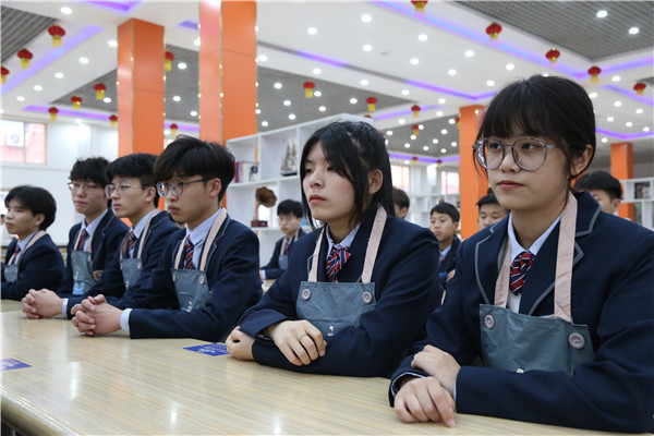 ʯ���f���A��X�W(xu��)У