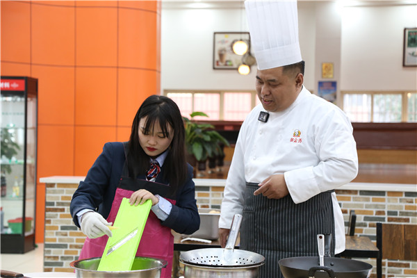 ʯ���f���A��X�W(xu��)У