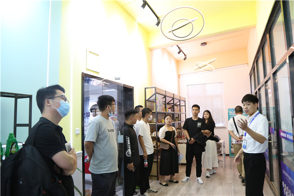 ʯ���f���A��X�W(xu��)У