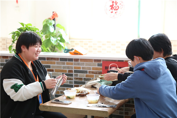 ʯ���f���A��X�W(xu��)У