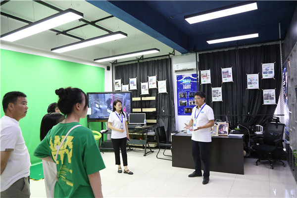 ʯ���f���A��X�W(xu��)У