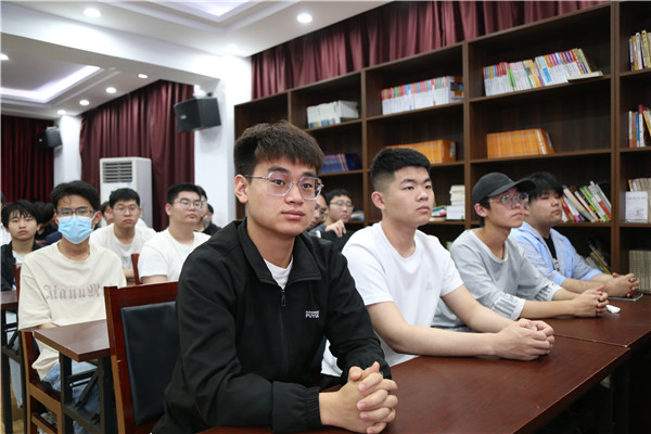 ʯ���f���A��X�WУ