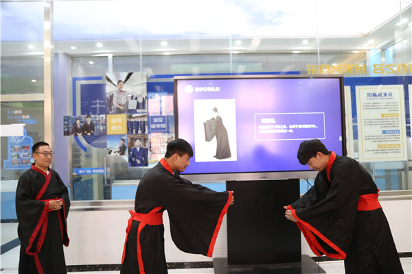 ʯ���f���A��X�W(xu��)У