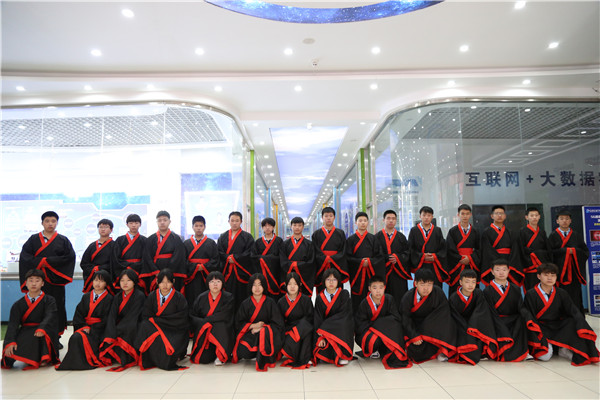 ʯ���f���A��X�W(xu��)У