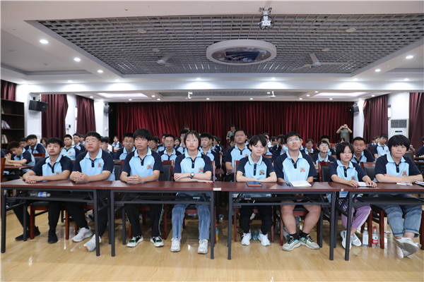 ʯ���f���A��X�W(xu��)У