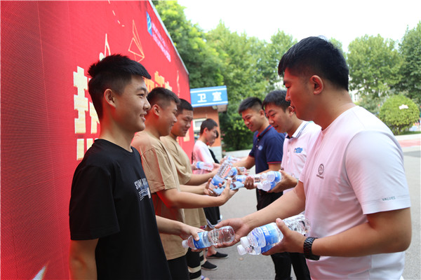 ʯ���f���A��X�W(xu��)У