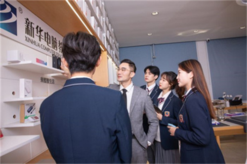 ʯ���f���A��X�W(xu��)У