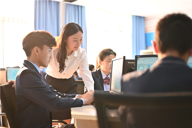 ʯ���f���A��X�WУ