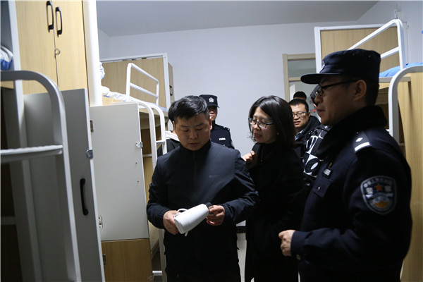 ʯ���f���A��X�WУ