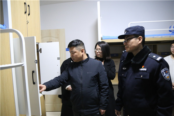 ʯ���f���A��X�WУ