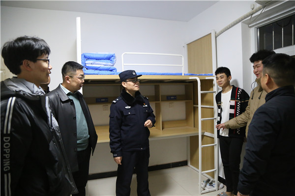 ʯ���f���A��X�WУ