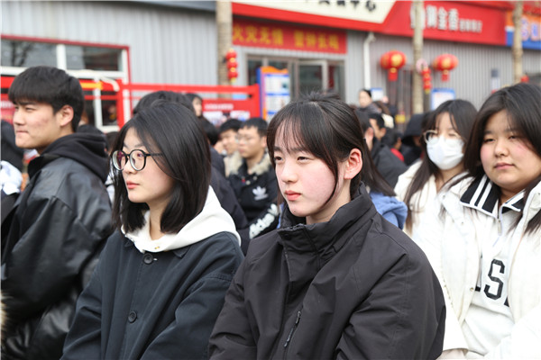 ʯ���f���A��X�WУ