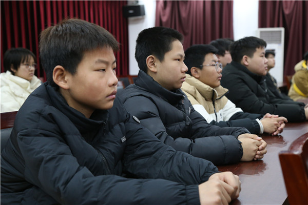 ʯ���f���A��X�WУ