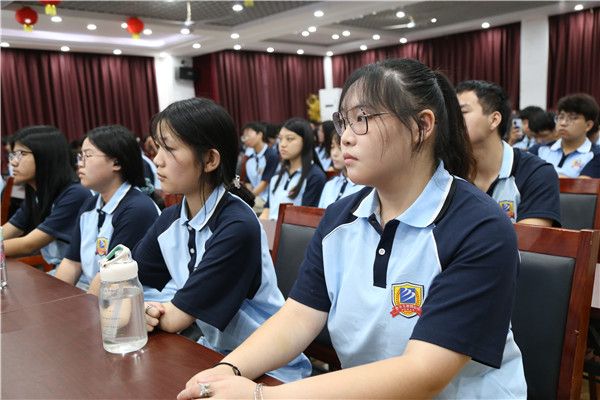 ʯ���f���A��X�WУ