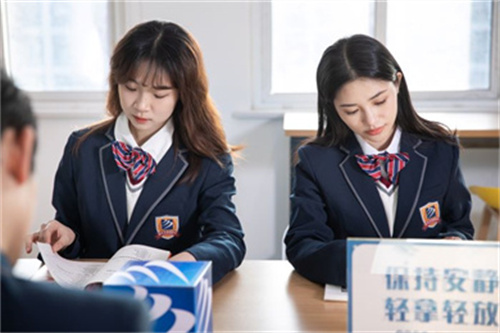 ʯ���f���A��X�WУ