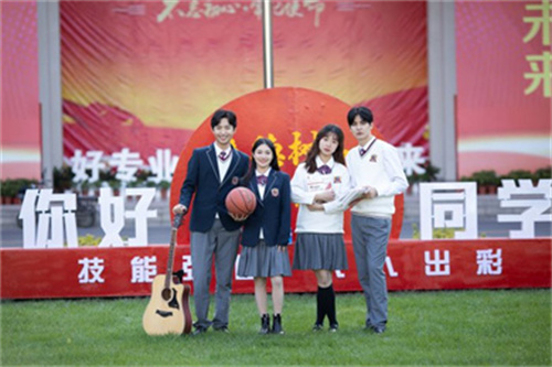 ʯ���f���A��X�WУ