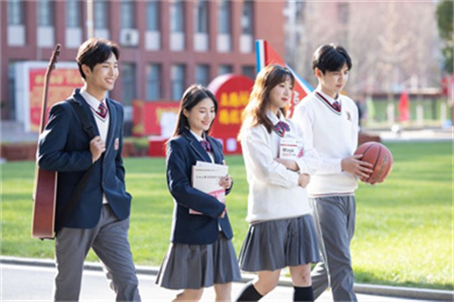 ʯ���f���A��X�WУ