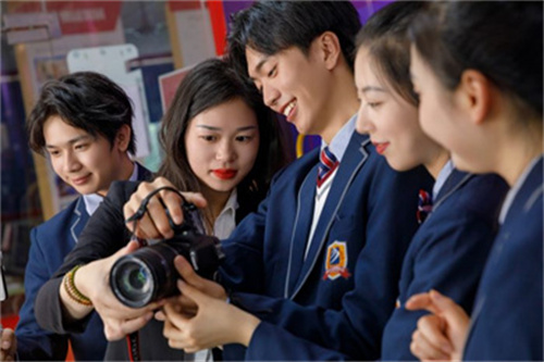 ʯ���f���A��X�WУ