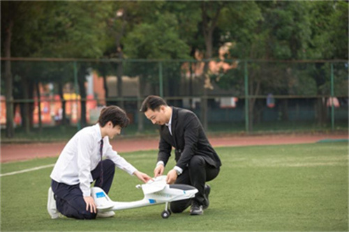 ʯ���f���A��X�W(xu��)У