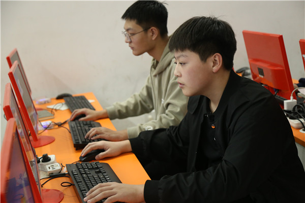 ʯ���f���A��X�W(xu��)У