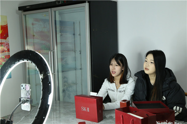 ʯ���f���A��X�W(xu��)У