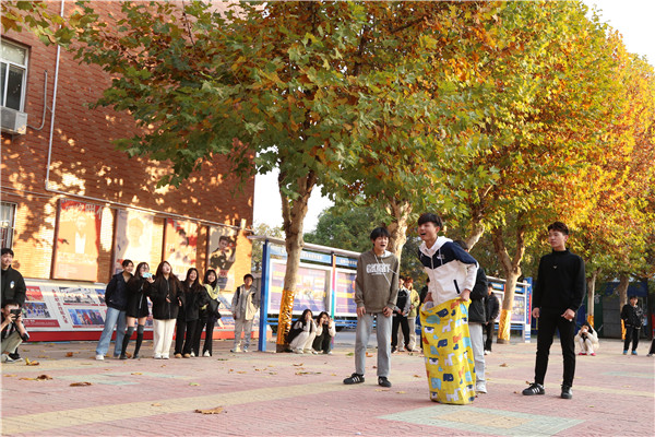 ʯ���f���A��X�W(xu��)У